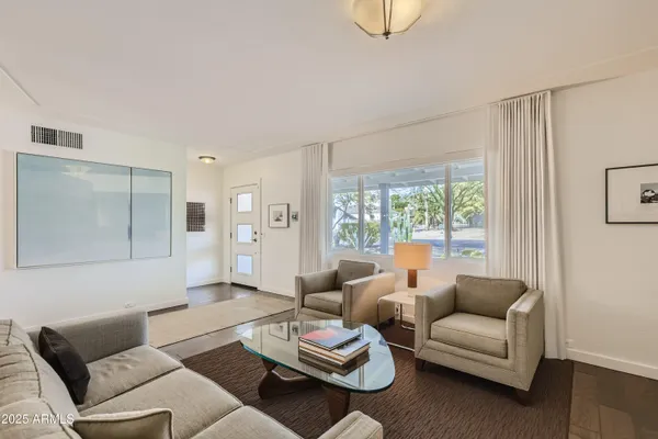 $3,950 | 1527 East El Camino Drive, Phoenix, AZ 85020