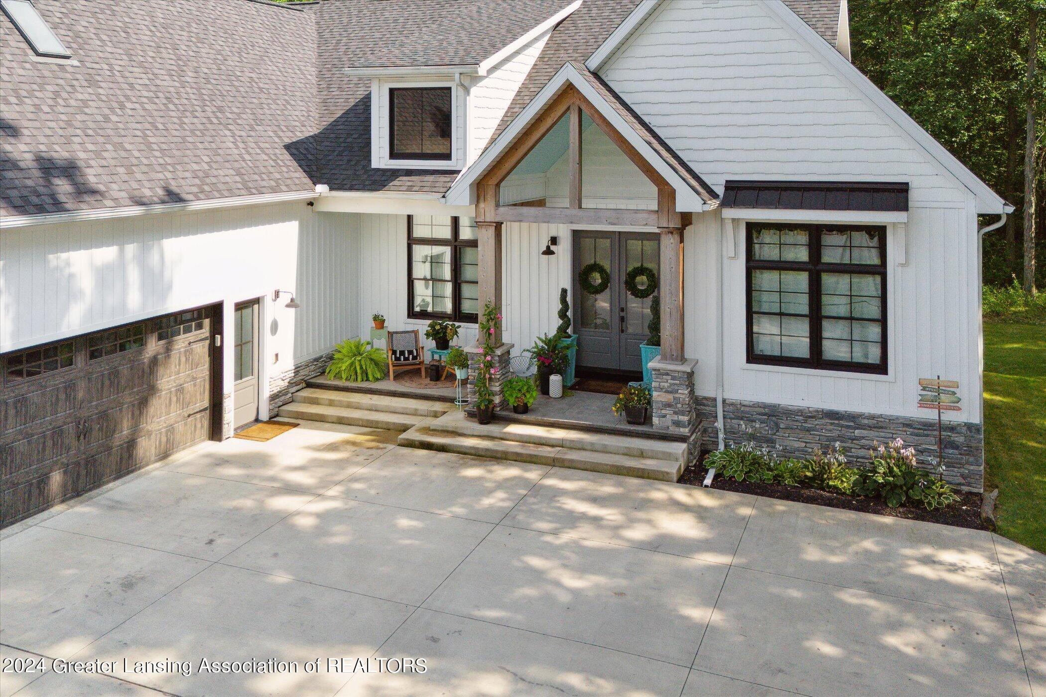 4401 West Lansing Road Perry, MI 48872 - Photo 58 of 70 70-4401-Lansing-Rd-Perry-MI-48872-Window