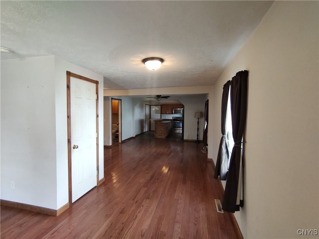 425 East Walnut Street Oneida, NY 13421 - Photo 2 of 49