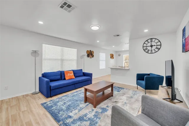 $2,850 | 3514 Banda Lane, Austin, TX 78725