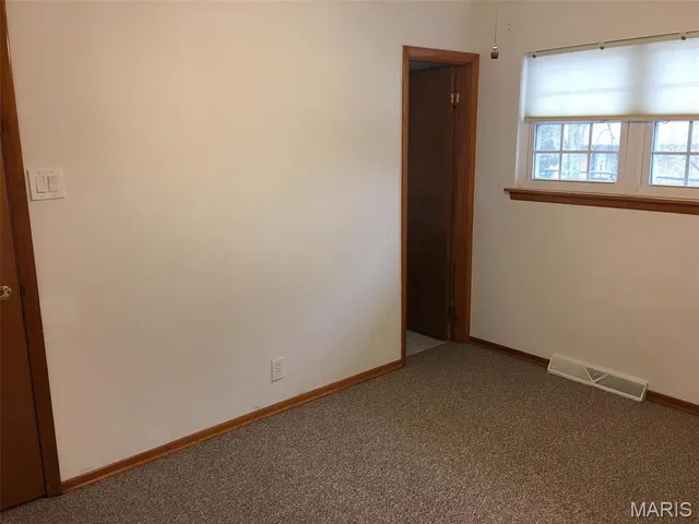 $1,795 | 3015 Copenhagen Drive, St. Louis, MO 63125