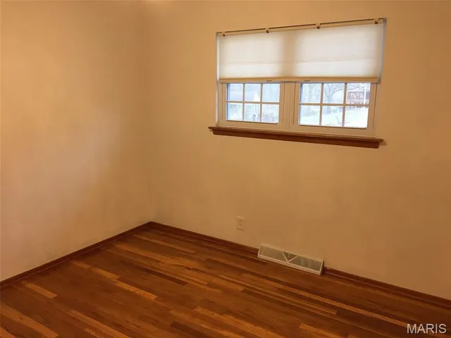 $1,795 | 3015 Copenhagen Drive, St. Louis, MO 63125