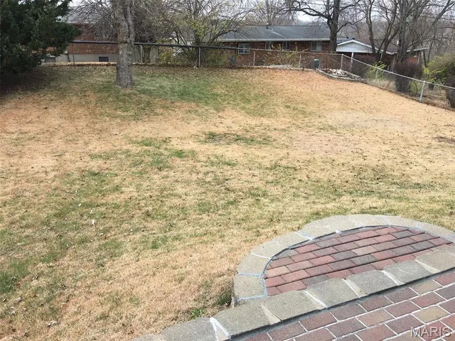 $1,795 | 3015 Copenhagen Drive, St. Louis, MO 63125