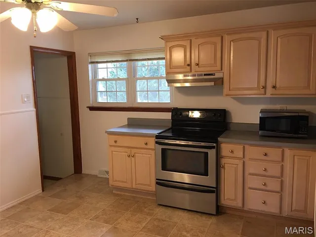 $1,795 | 3015 Copenhagen Drive, St. Louis, MO 63125