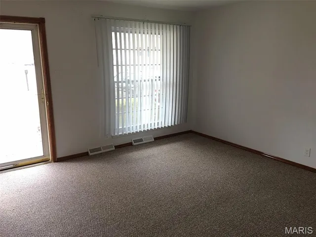 $1,795 | 3015 Copenhagen Drive, St. Louis, MO 63125