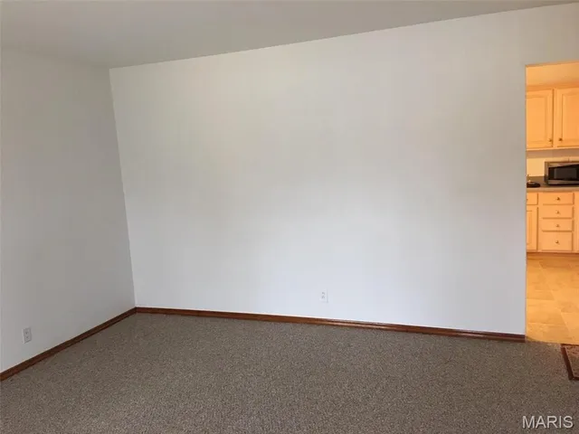 $1,795 | 3015 Copenhagen Drive, St. Louis, MO 63125