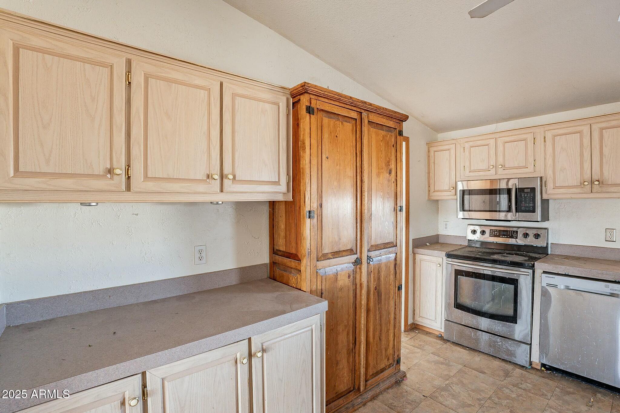 20432 West Carver Road Buckeye, AZ 85326 - Photo 18 of 66 tempImageWphDZJ