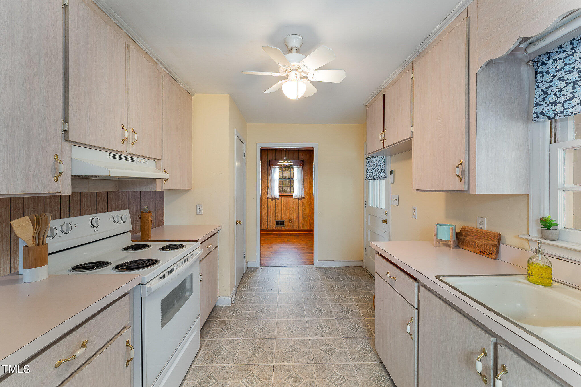 516 Maple Lane Raleigh, NC 27603 - Photo 8 of 16 008_file_438