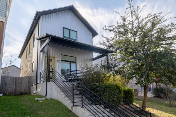 a house view with a outdoor space