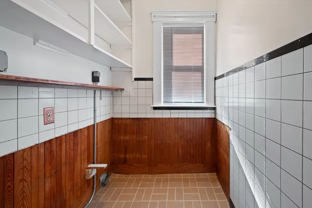 $2,400 | 64 West Street, Unit 2, Leominster, MA 01453