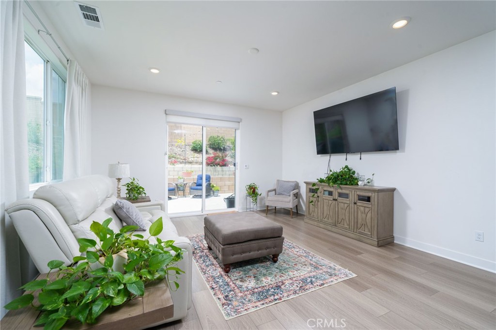 380 Havasu Way Rialto, CA 92377 - Photo 14 of 52
