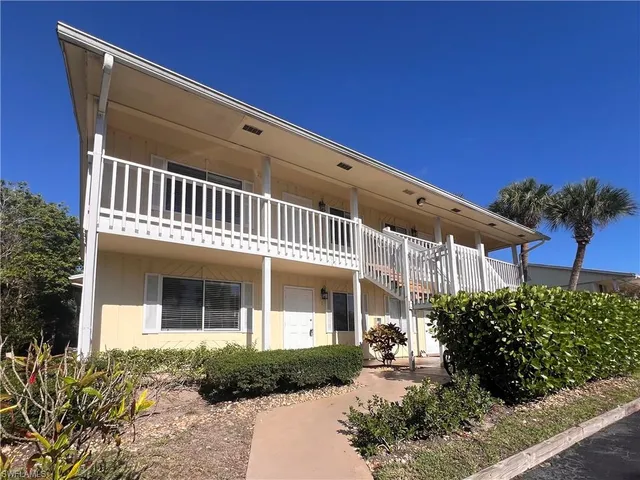 $1,450 | 4601 Bayshore Drive, Unit A1, Naples, FL 34112