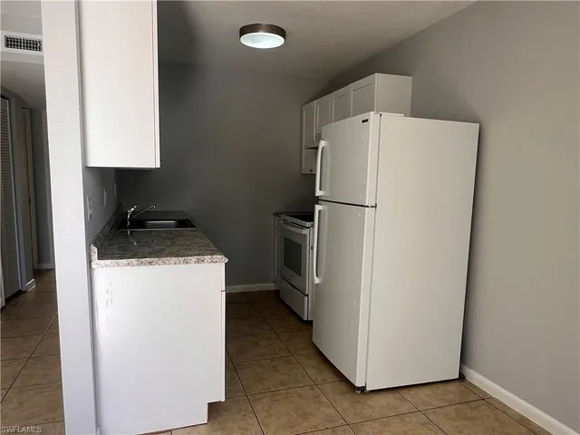 $1,450 | 4601 Bayshore Drive, Unit A1, Naples, FL 34112