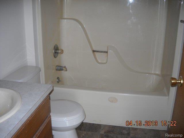 4112 Shoemaker Road Almont, MI 48003 - Photo 9 of 11 Shoemaker Guest Bath.JPG