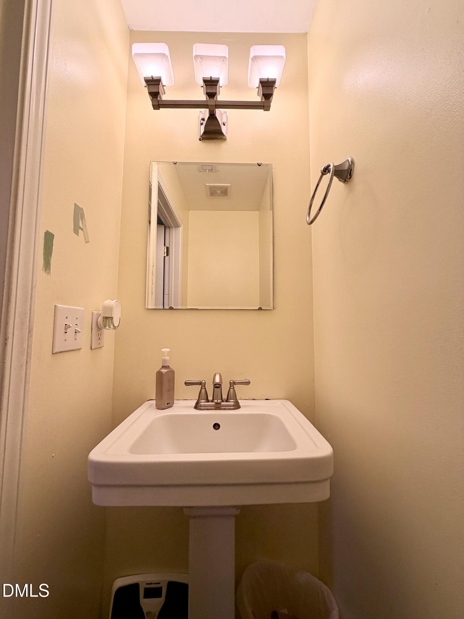 8640 Neuse Landing Lane, Unit 105 Raleigh, NC 27616 - Photo 3 of 32 IMG_1900