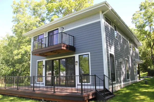 $1,200,000 | 34215 Venice Park Road, Delafield, WI 53018