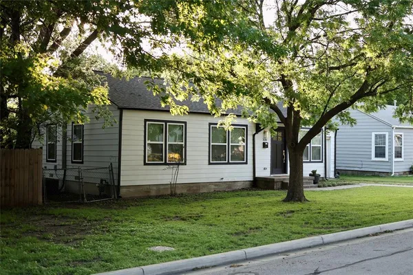 $2,000 | 5036 Gilbert Drive, Fort Worth, TX 76116