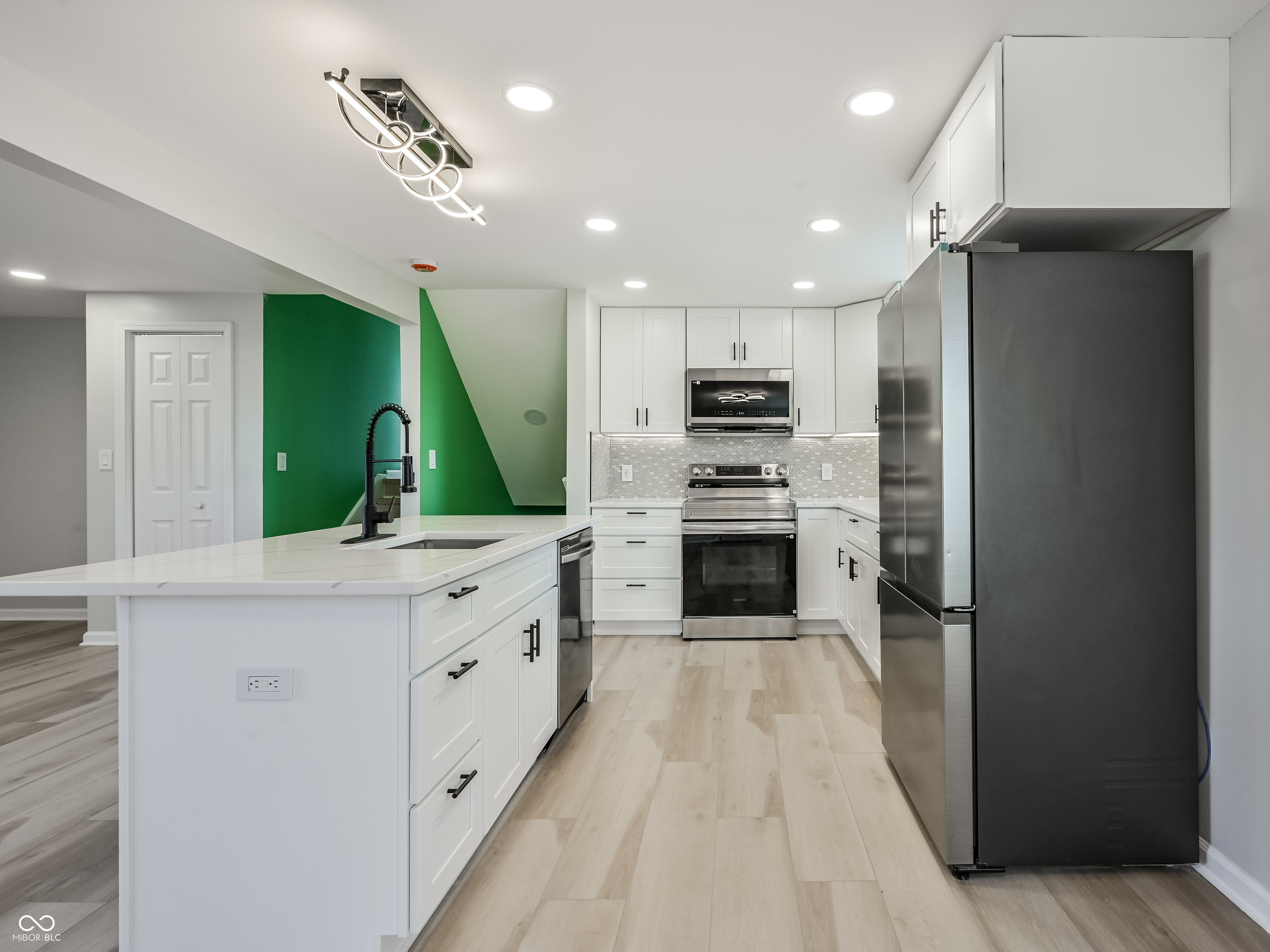 441 Ash Drive Carmel, IN 46032 - Photo 5 of 35