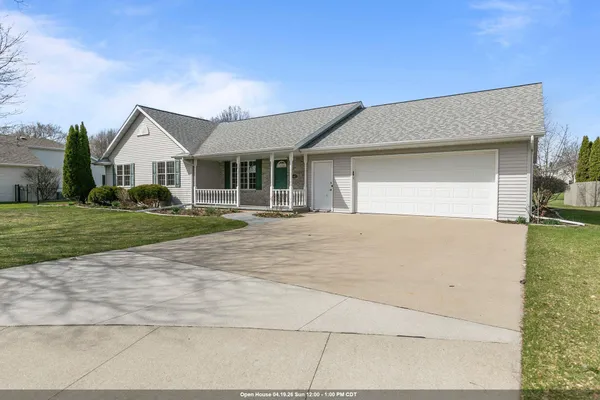$378,800 | 2412 Lupine Court, Menasha, WI 54952