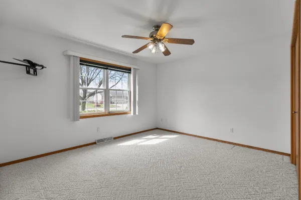 $378,800 | 2412 Lupine Court, Menasha, WI 54952