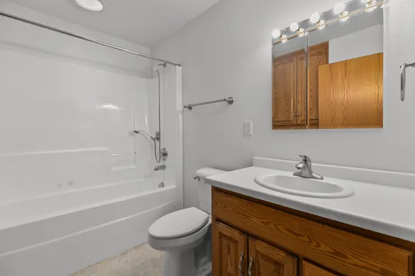 $378,800 | 2412 Lupine Court, Menasha, WI 54952