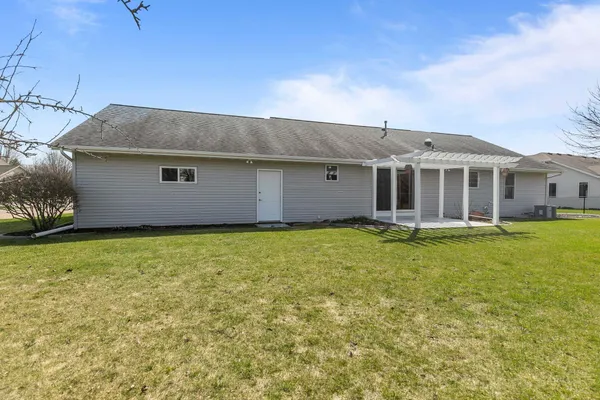 $378,800 | 2412 Lupine Court, Menasha, WI 54952