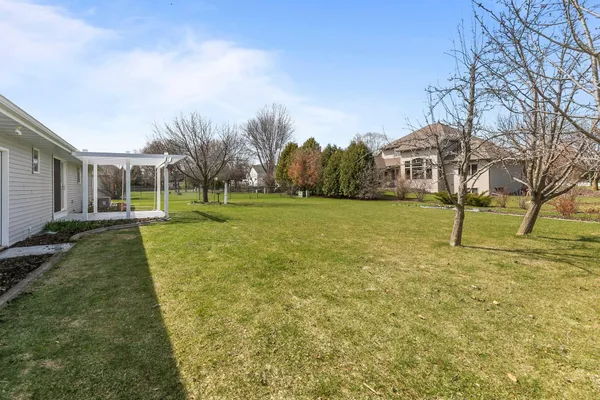 $378,800 | 2412 Lupine Court, Menasha, WI 54952