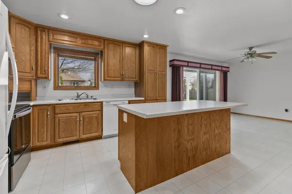 $378,800 | 2412 Lupine Court, Menasha, WI 54952