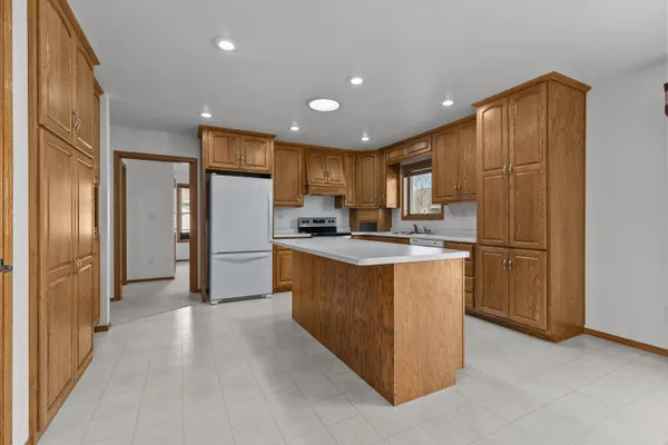 $378,800 | 2412 Lupine Court, Menasha, WI 54952