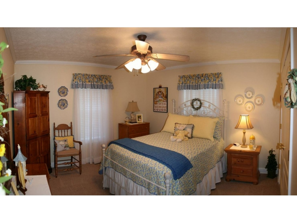 425 Birds Bridge Road Greeneville, TN 37743 - Photo 12 of 21 Bedroom2