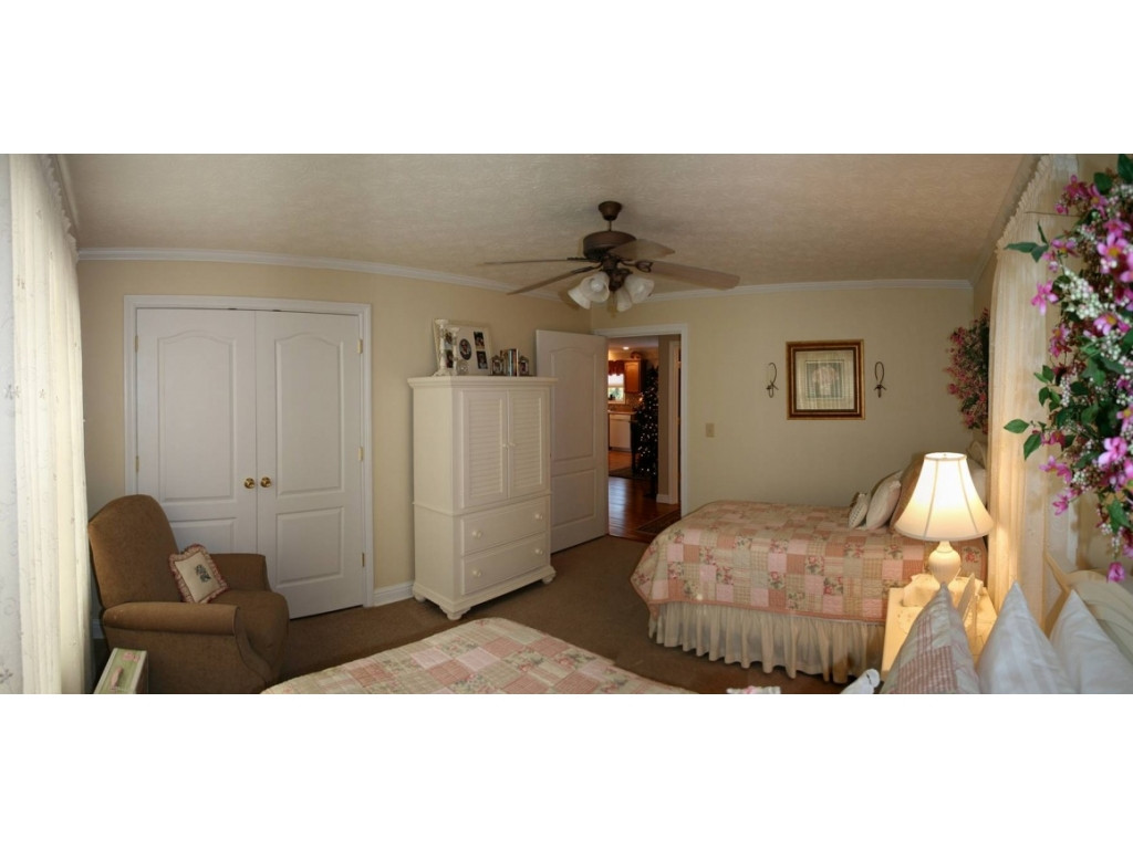 425 Birds Bridge Road Greeneville, TN 37743 - Photo 14 of 21 Bedroom 3