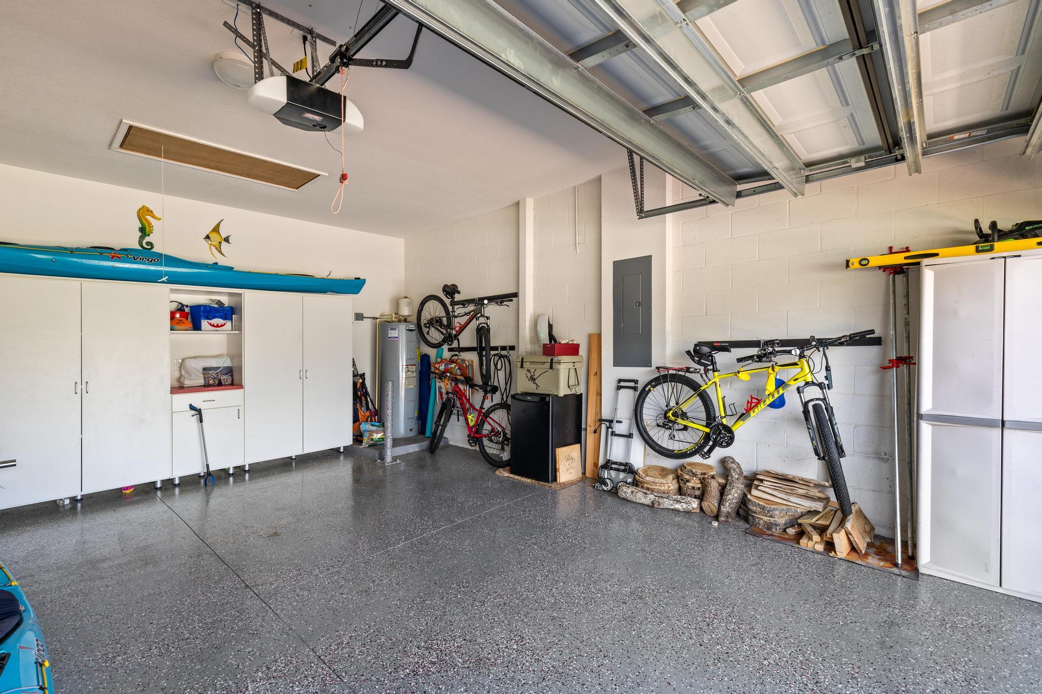 7034 Limestone Cay Road Jupiter, FL 33458 - Photo 33 of 43 a view of a room with gym equipment