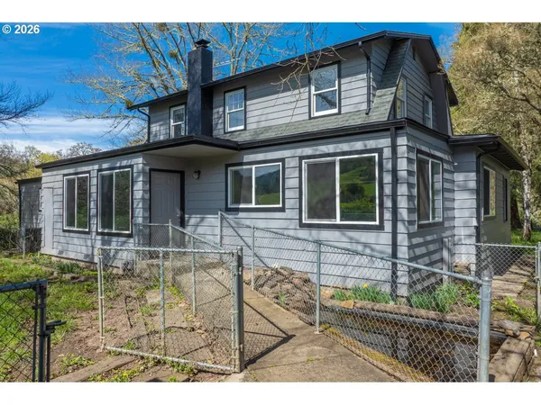 $479,000 | 1355 Days Creek Cutoff Road, Myrtle Creek, OR 97457