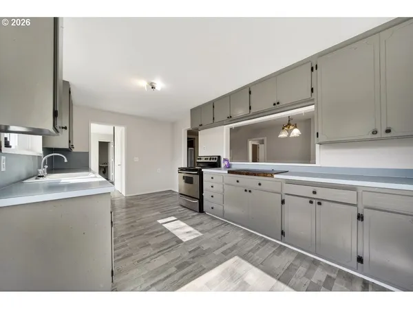 $479,000 | 1355 Days Creek Cutoff Road, Myrtle Creek, OR 97457