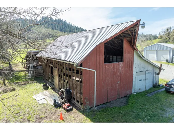$479,000 | 1355 Days Creek Cutoff Road, Myrtle Creek, OR 97457
