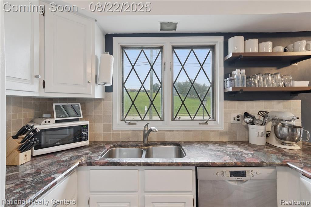 23965 Farmington Road Farmington, MI 48336 - Photo 18 of 52 Gallery Image 18
