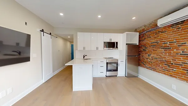 $2,950 | 31-35 India Street, Unit 204, Boston, MA 02109