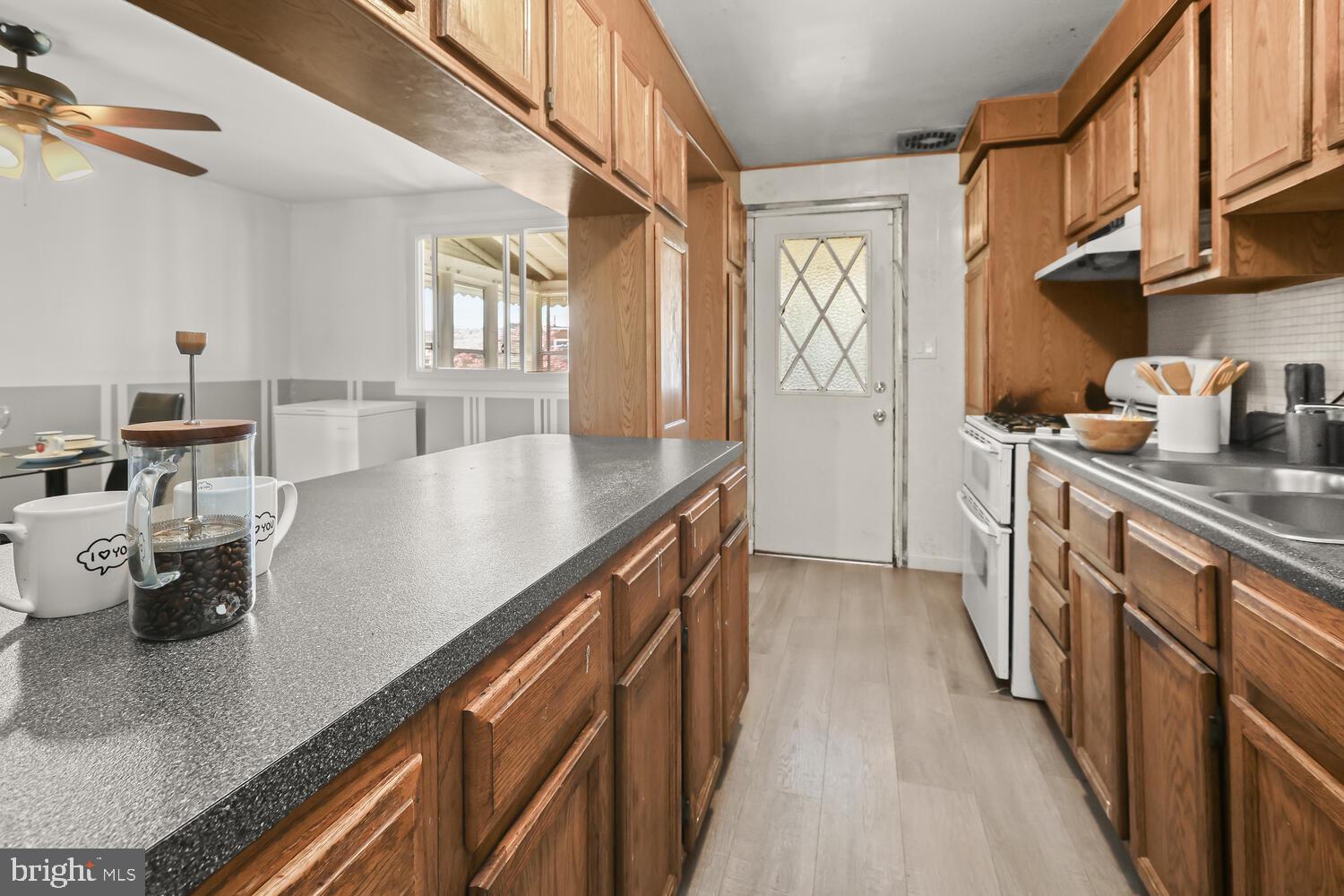 5601 Moravia Road Baltimore, MD 21206 - Photo 10 of 42