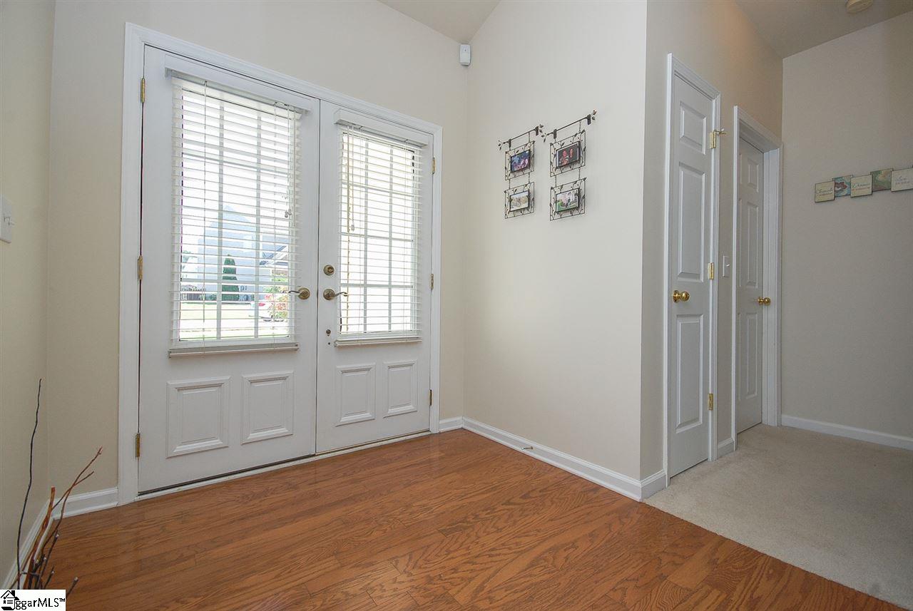 39 Farmbrook Way Simpsonville, SC 29681 - Photo 4 of 34 Gallery Image 4