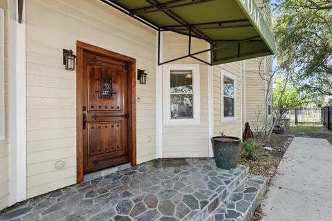 a house view with a outdoor space