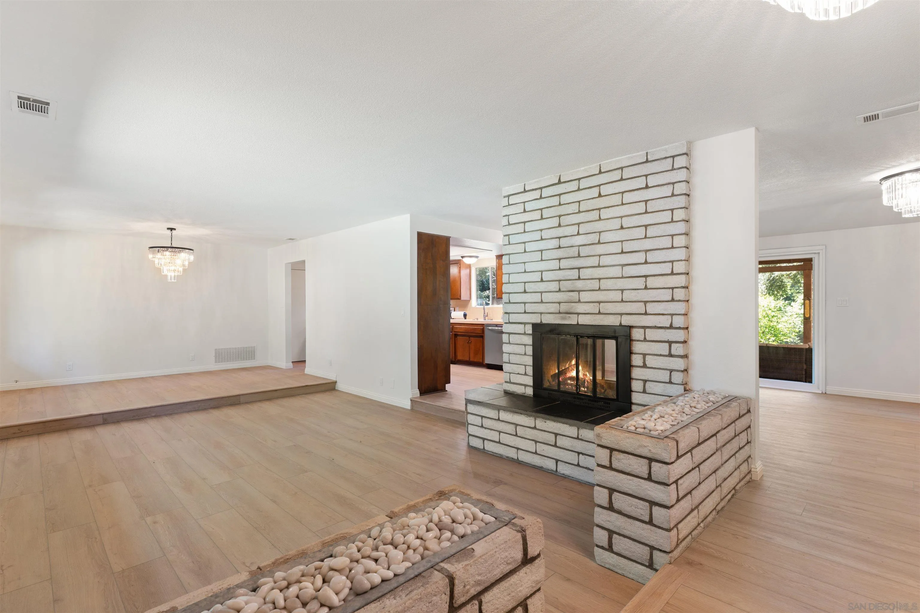 1027 Pepper Tree Lane Fallbrook, CA 92028 - Photo 7 of 37 Gallery Image 7