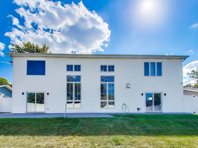 a front view of house with yard