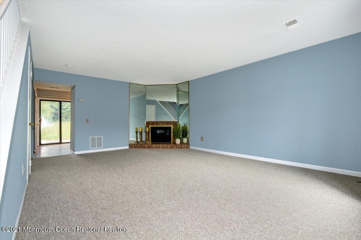 109 Creek Road Brick, NJ 08724 - Photo 4 of 18 Bright and airy