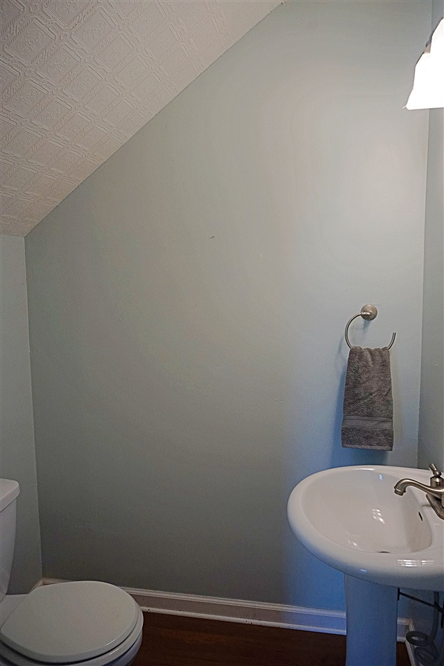 1911 Mars Hill Road Carthage, MS 39051 - Photo 16 of 36 Downstairs Powder Room