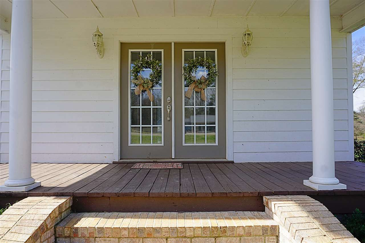 1911 Mars Hill Road Carthage, MS 39051 - Photo 4 of 36 Let's go inside !!
