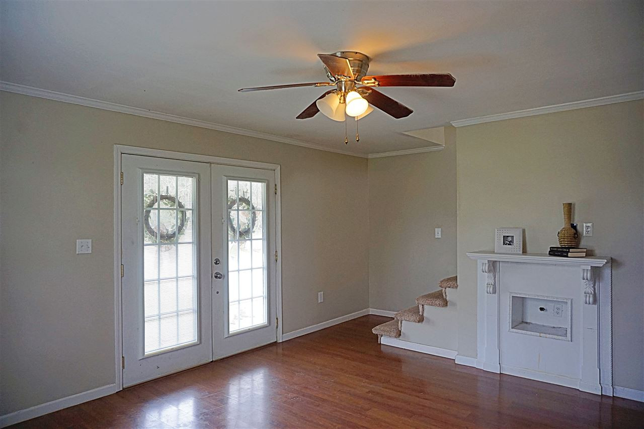 1911 Mars Hill Road Carthage, MS 39051 - Photo 5 of 36 Living Room
