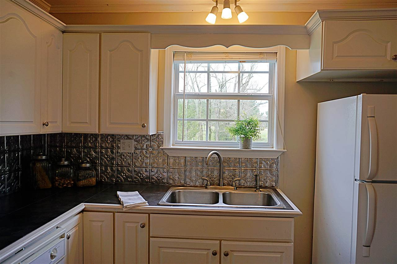 1911 Mars Hill Road Carthage, MS 39051 - Photo 8 of 36 Charming Country Kitchen