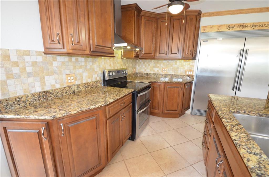 141 Youkers Road Butler, PA 16001 - Photo 7 of 25 Stove includes convection