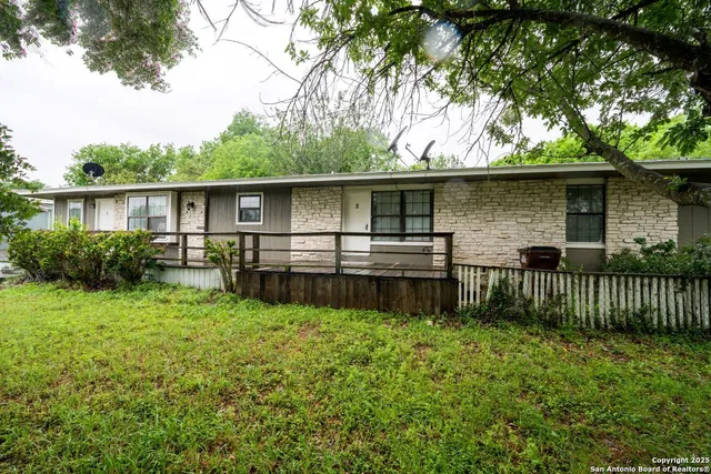 $925 | 6950 Lark Haven Lane, Unit 2, San Antonio, TX 78263