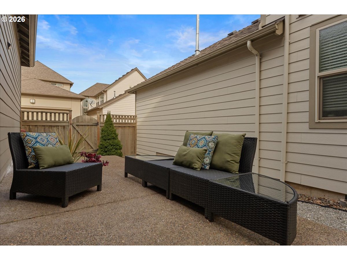 10899 Southwest Barber Street Wilsonville, OR 97070 - Photo 33 of 44 a building outdoor space with patio